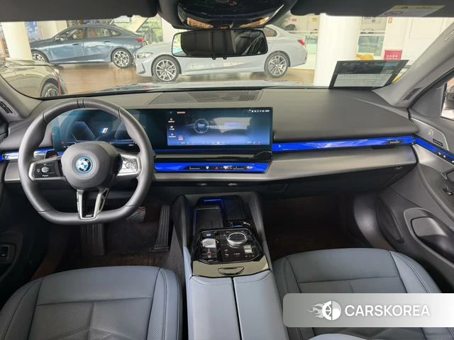 BMW i5 id 4320972 из Китая 8