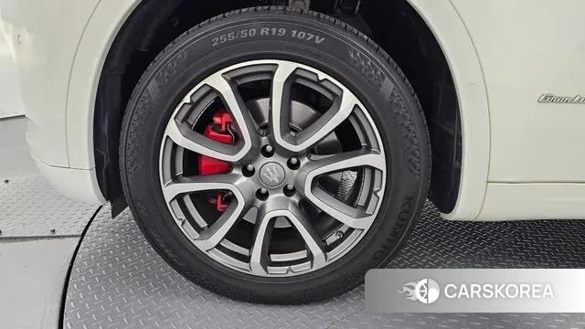 Maserati Levante id 3176365 из Кореи 15