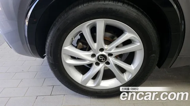 Infiniti Q30 id 2711954 из Кореи 15