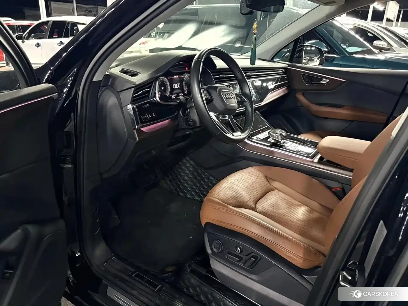 Audi Q7 2021 Черный из Китая, фото 5