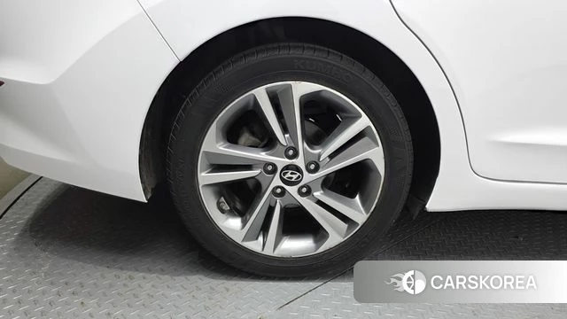 Hyundai Avante AD id 4311037 из Кореи 15
