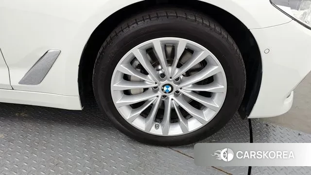 BMW 5 Series (G30) id 3547115 из Кореи 15