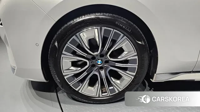 BMW 7 Series (G70) id 3058037 из Кореи 15