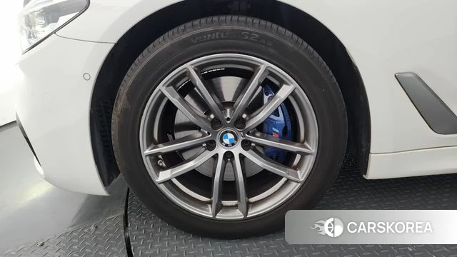BMW 5 Series (G30) id 4397905 из Кореи 15