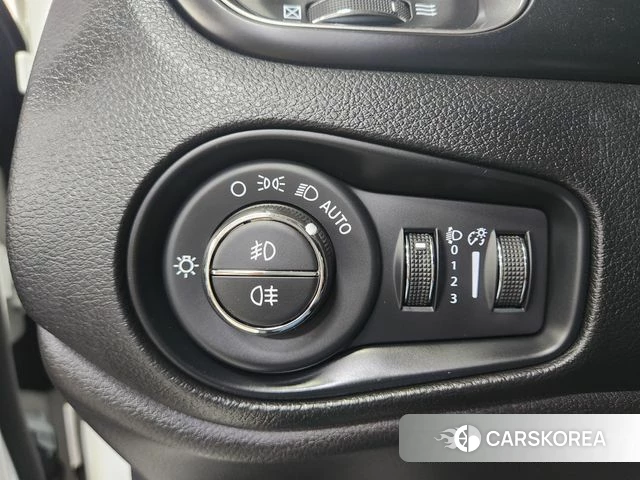 Jeep Renegade id 4454841 из Кореи 15