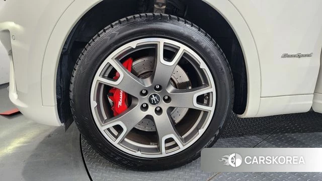 Maserati Levante id 4377186 из Кореи 32