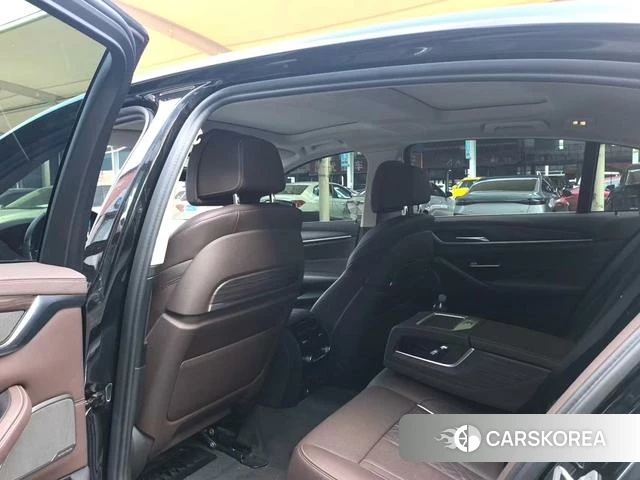 BMW 5 series 2022 Черный из Китая, фото 5