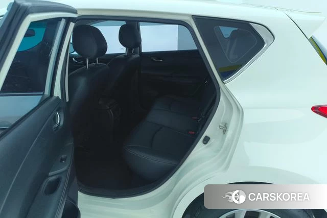 Nissan TIIDA id 3939475 из Китая 12