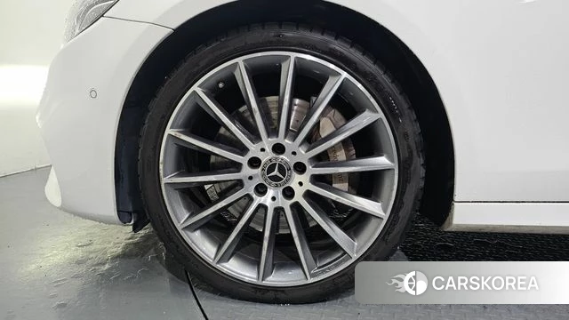 Mercedes-Benz E-Class W213 id 4567928 из Кореи 32
