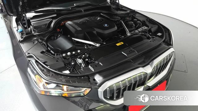 BMW 5 Series (G60) id 4847373 из Кореи 32