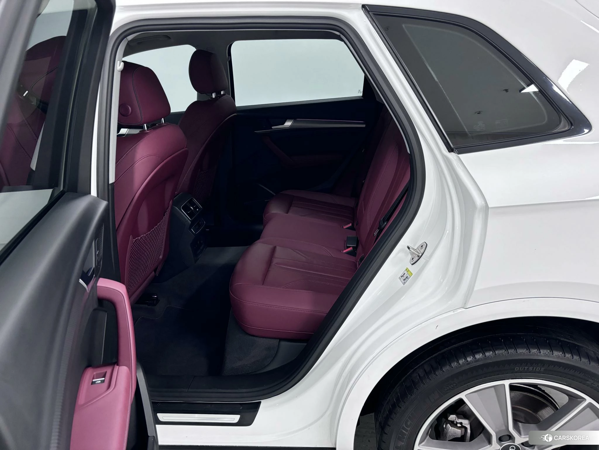 Audi Q5L id 4479311 из Китая 15