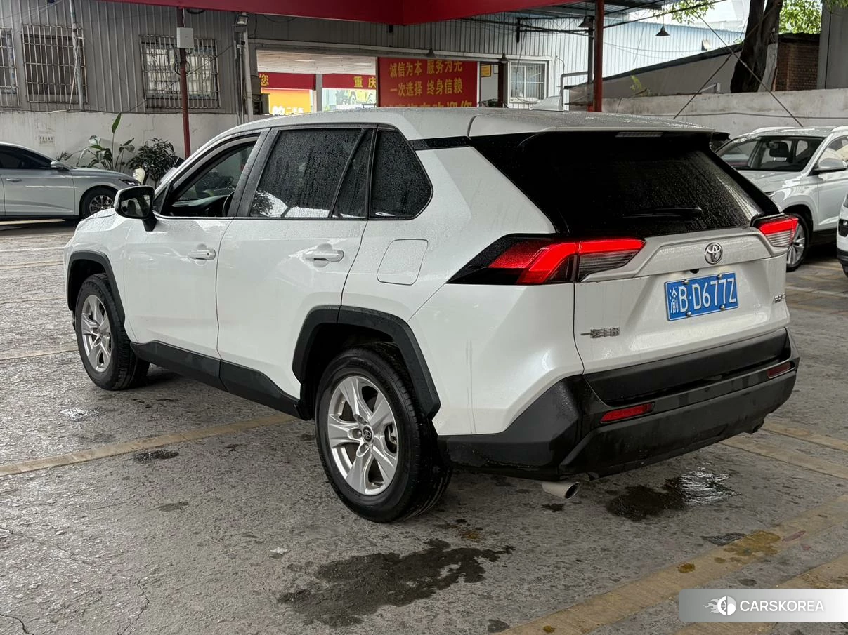 Toyota RAV4 Rongfang 2023 Белый из Китая, фото 5