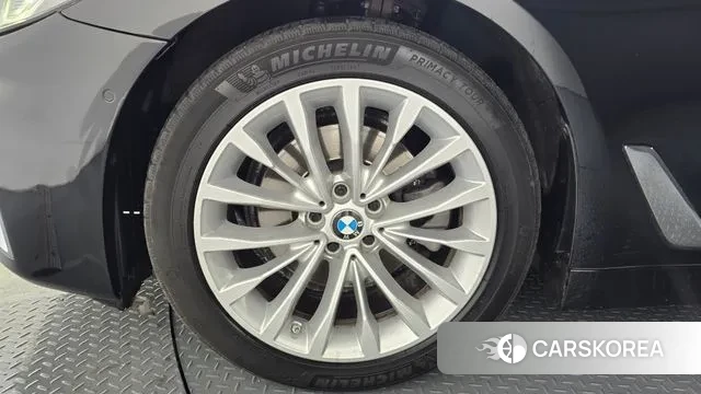 BMW 5 Series (G30) id 3452829 из Кореи 15