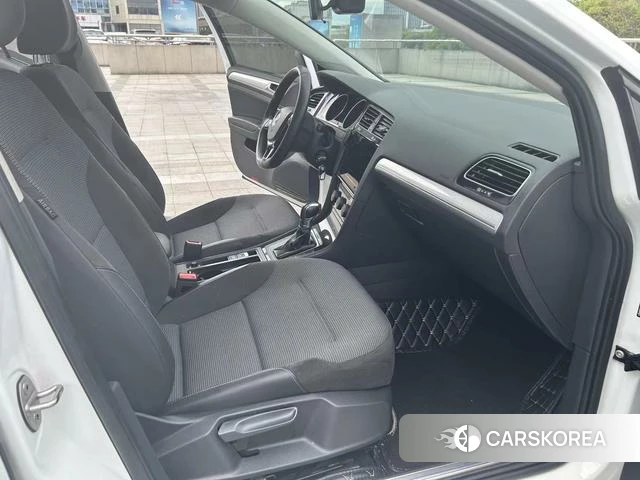 Volkswagen Golf id 4261038 из Китая 12