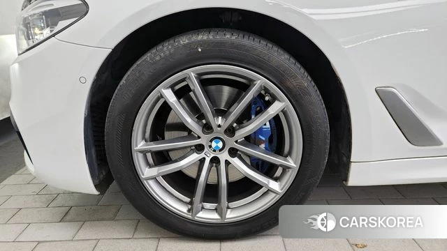 BMW 5 Series (G30) id 3821098 из Кореи 15