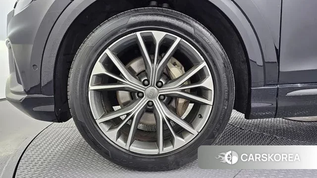 Audi Q8 (4M) id 3443803 из Кореи 15