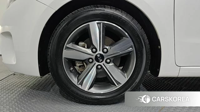 Kia The New K3 id 3925119 из Кореи 15