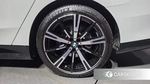 BMW 5 Series (G60) id 3763170 из Кореи 15