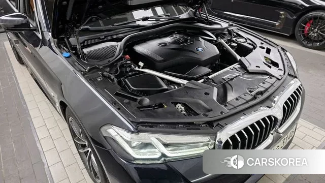 BMW 5 Series (G30) id 3545492 из Кореи 15