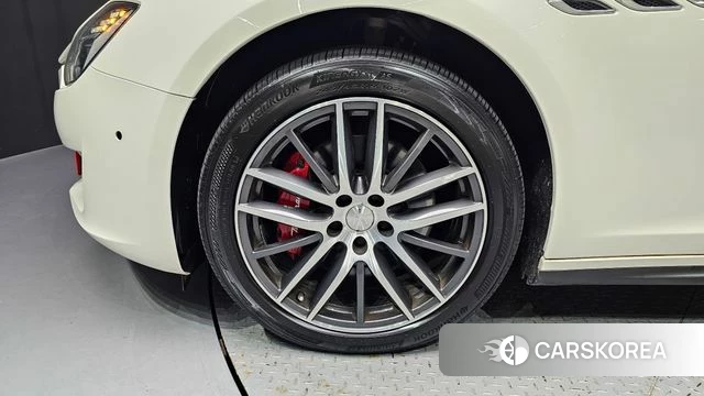 Maserati Ghibli id 4605394 из Кореи 27