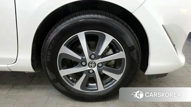 Toyota Prius C id 3834701 из Кореи 15