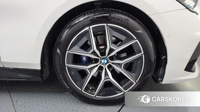 BMW 5 Series (G60) id 3763761 из Кореи 15