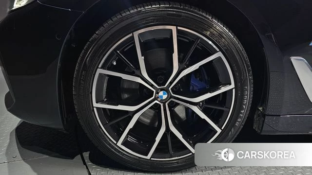 BMW 5 Series (G30) id 4864458 из Кореи 31