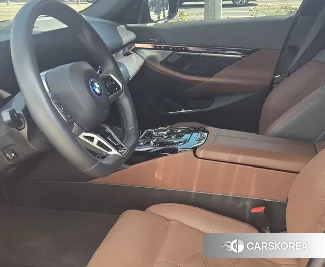 BMW i5 (G60) 2023 Черный из Кореи, фото 5