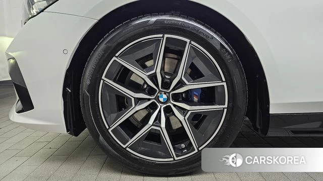BMW 5 Series (G60) id 4516115 из Кореи 27