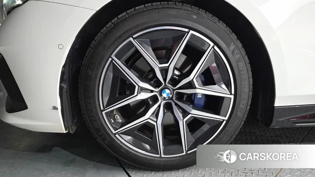 BMW 5 Series (G60) id 4571424 из Кореи 28