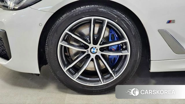 BMW 5 Series (G30) id 3859385 из Кореи 15