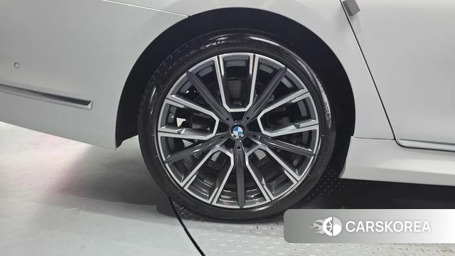 BMW 7 Series (G11) id 4529625 из Кореи 32