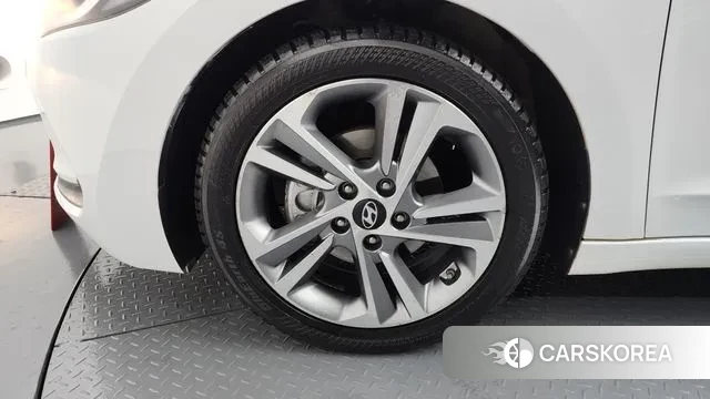 Hyundai Avante AD id 3588527 из Кореи 15