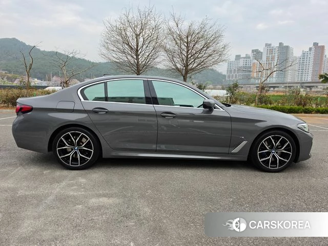 BMW 5 Series (G30) id 3860492 из Кореи 14