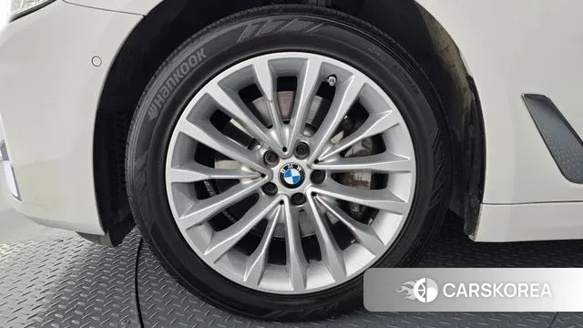 BMW 5 Series (G30) id 3384709 из Кореи 15