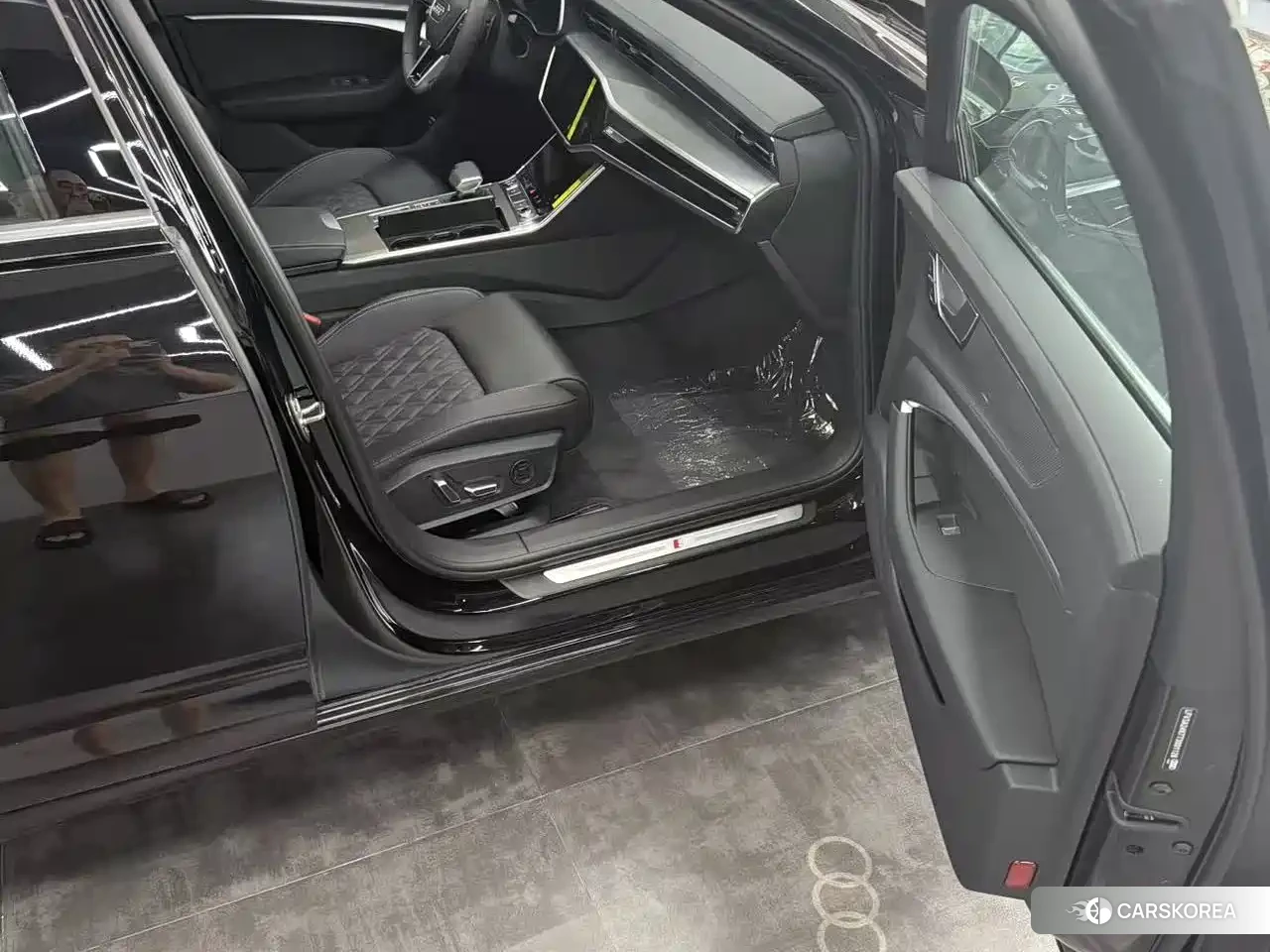Audi A6L id 4674351 из Китая 7