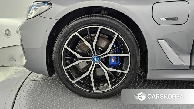 BMW 5 Series (G30) id 4292761 из Кореи 15