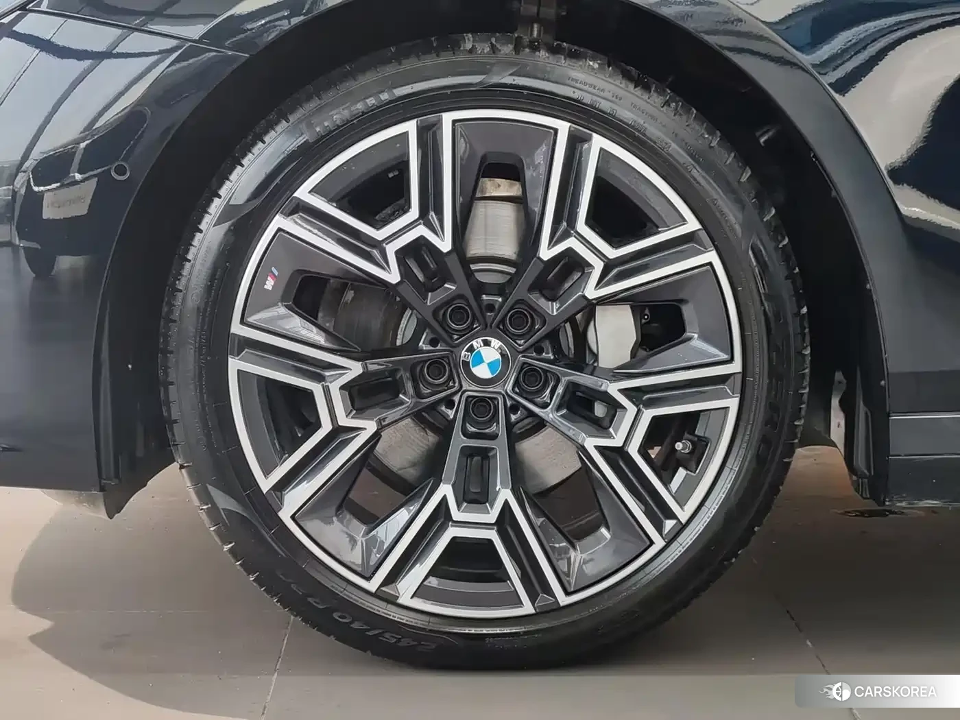 BMW 5 series id 4685945 из Китая 11