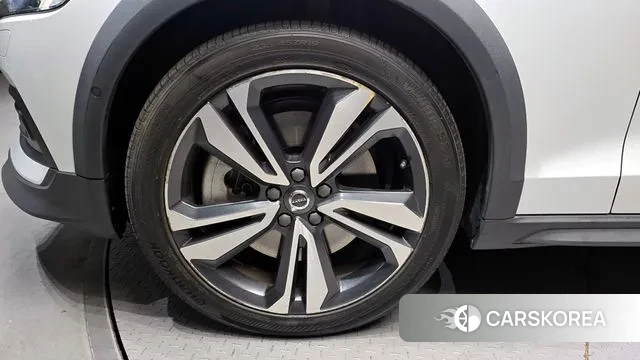 Volvo V60 Cross-Country 2nd Generation id 3718320 из Кореи 15