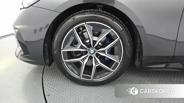 BMW 5 Series (G60) id 4578496 из Кореи 28