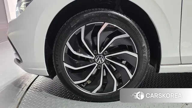 Volkswagen Golf 8th Generation id 3776390 из Кореи 15