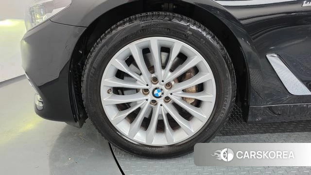 BMW 5 Series (G30) id 4689366 из Кореи 15