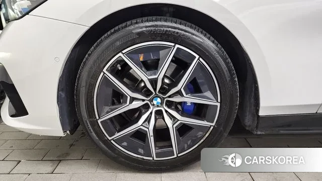 BMW 5 Series (G60) id 3711298 из Кореи 15