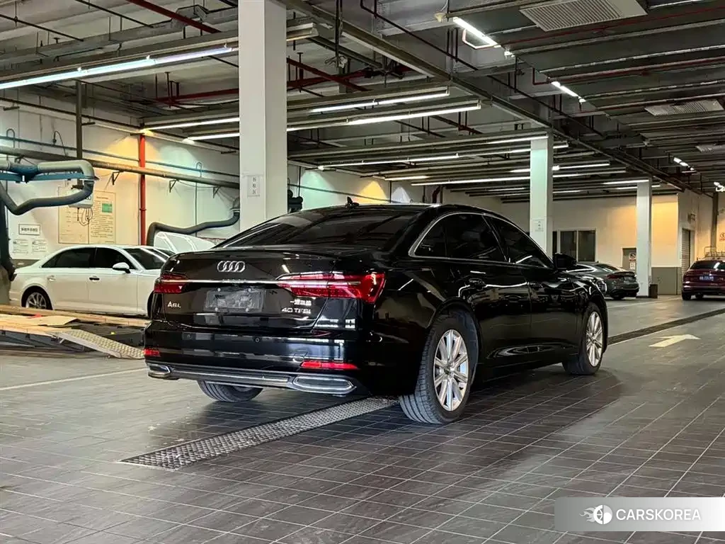 Audi A6L id 4546697 из Китая 11