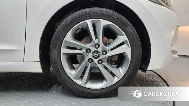 Hyundai Avante AD id 3829214 из Кореи 16