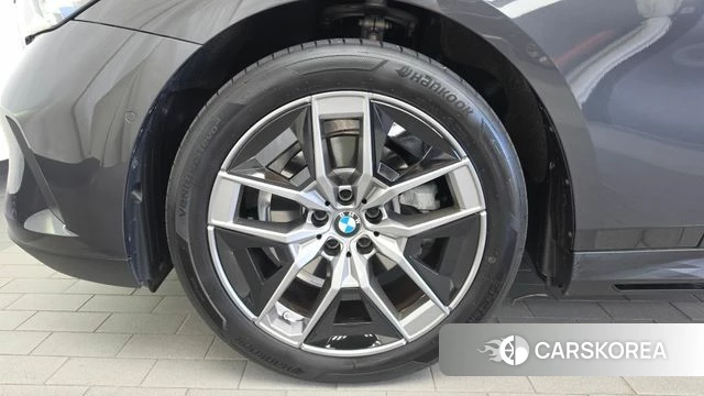 BMW 5 Series (G60) id 4892838 из Кореи 28