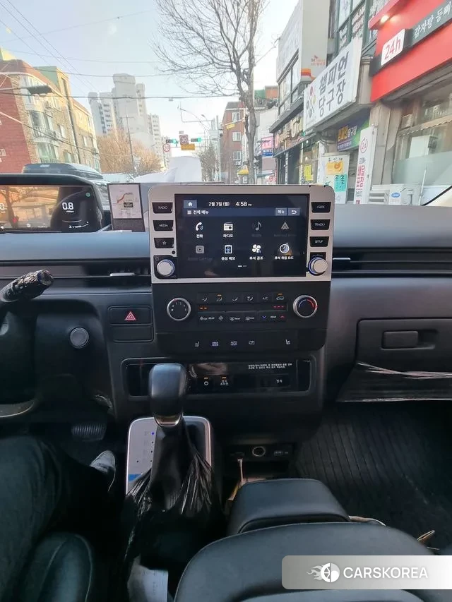 Hyundai Staria 2023 Желтый из Кореи, фото 5