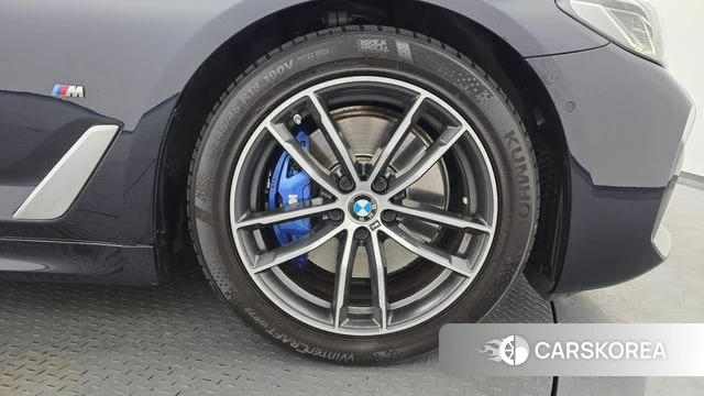 BMW 5 Series (G30) id 3859096 из Кореи 15