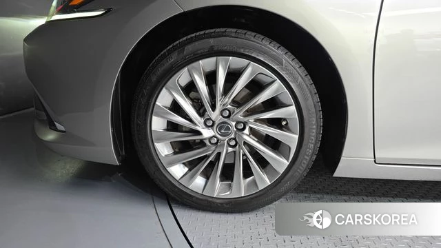 Lexus ES300h 7th generation id 4535190 из Кореи 28