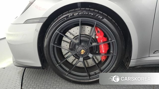 Porsche 911(992) id 4321601 из Кореи 29